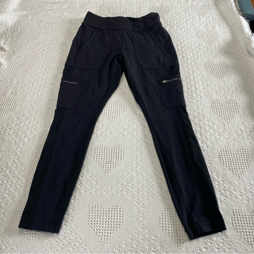 Athleta Cargo Style Leggings (6P)
